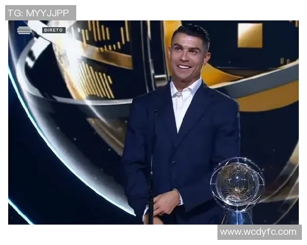 足球巨星C罗荣获多项国际大奖展现卓越足球才华与影响力